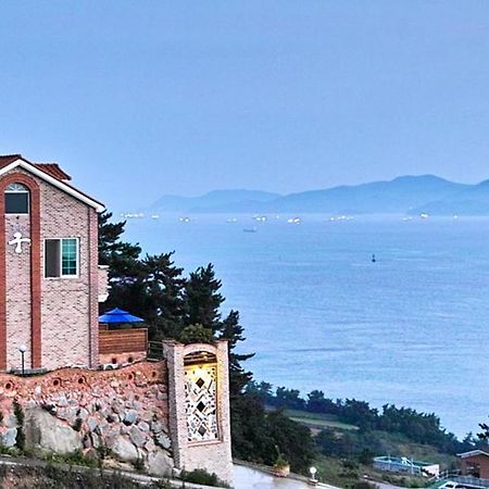 Gung Pension Namhae Exterior photo