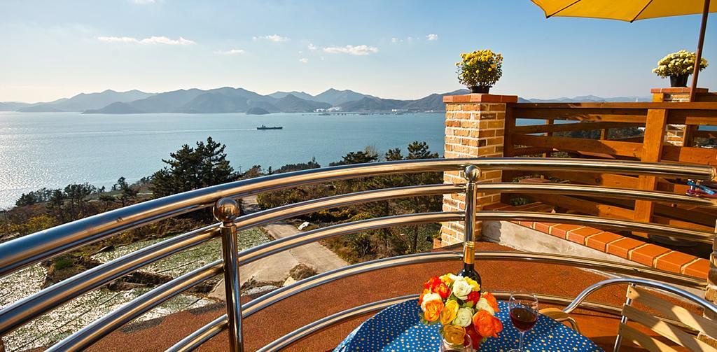 Gung Pension Namhae Exterior photo
